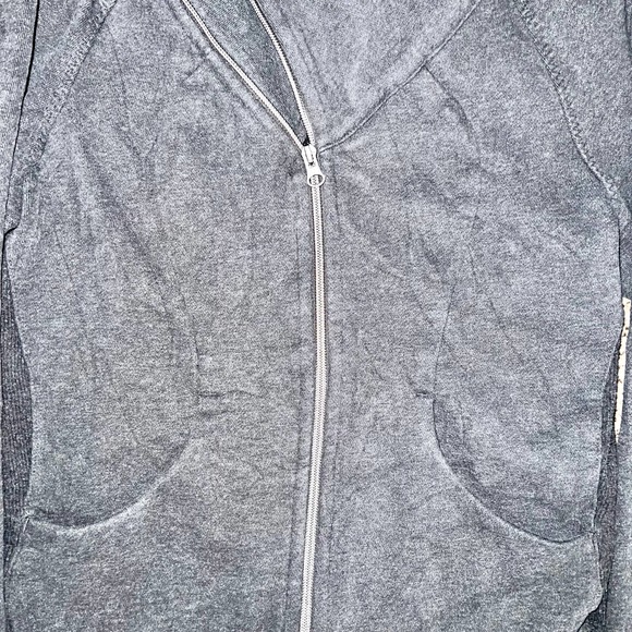 Lululemon Athletica Full Zip Cozy Cuddle Up Jacket in Heathered Gray - Picture 5 of 11